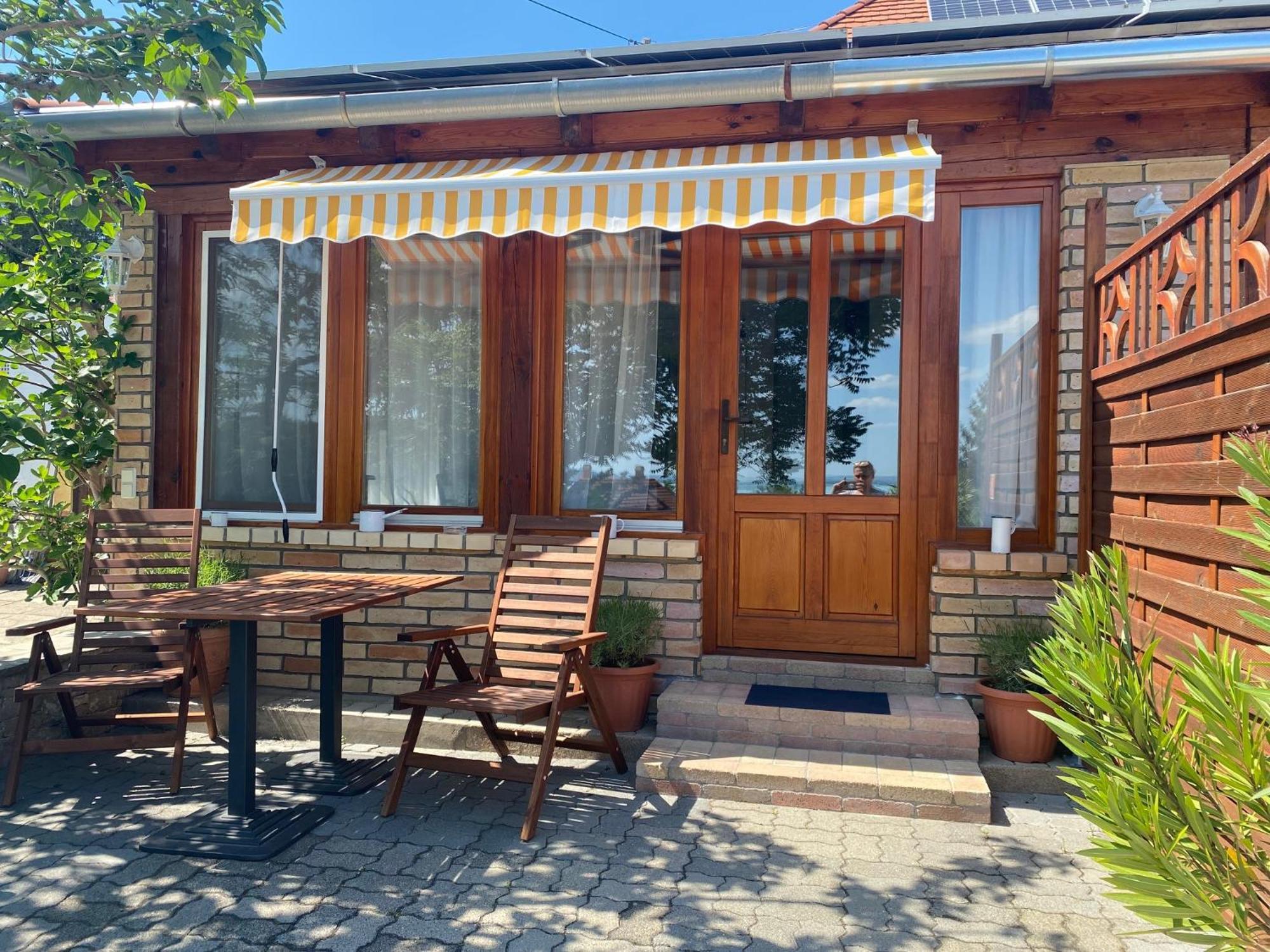Bacchus Apartman - Borbarlang, Badacsony Bytom Extérieur photo