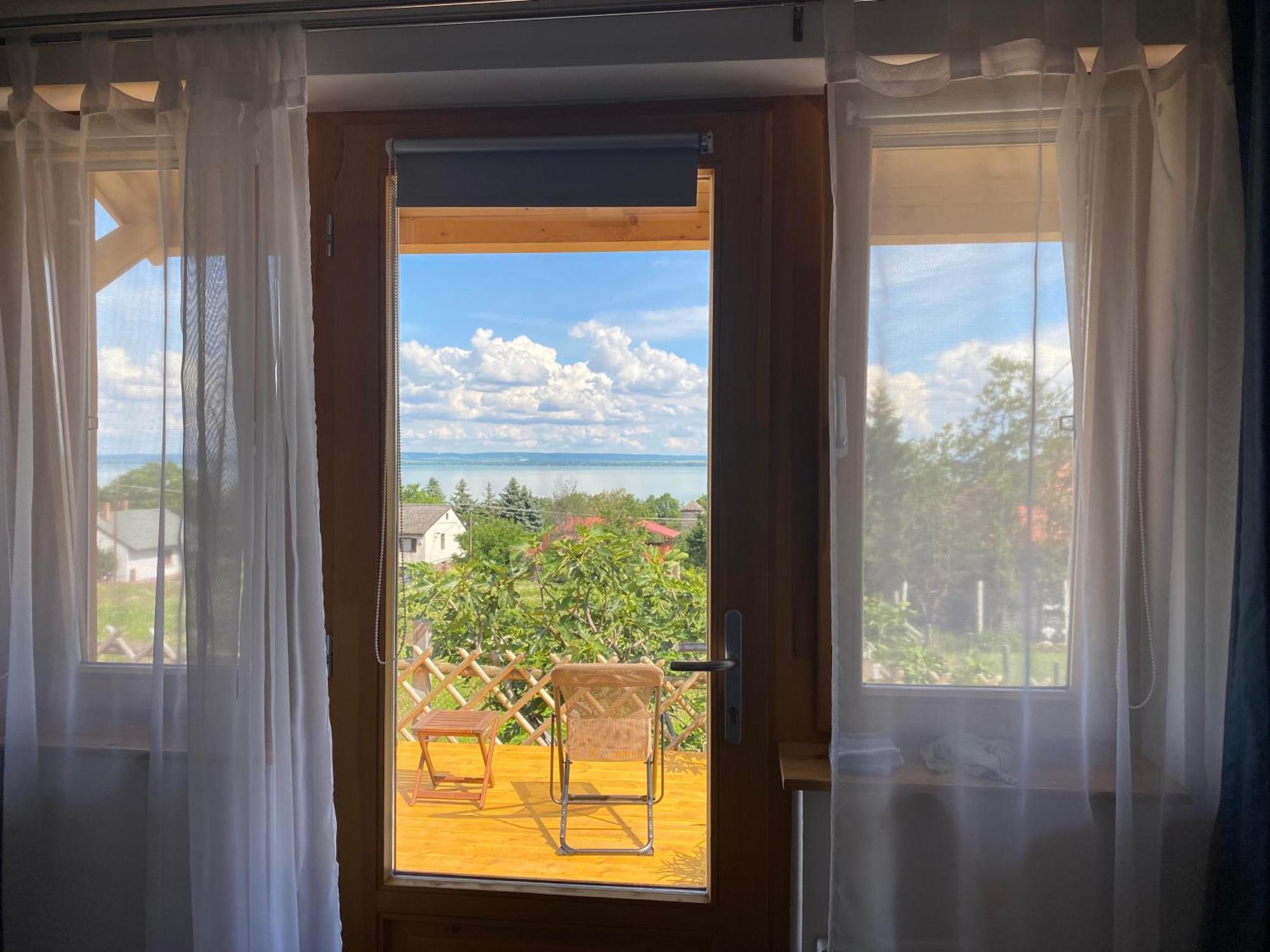 Bacchus Apartman - Borbarlang, Badacsony Bytom Extérieur photo