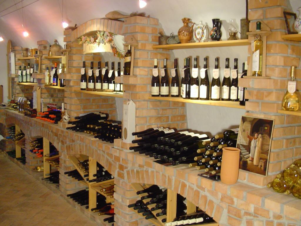 Bacchus Apartman - Borbarlang, Badacsony Bytom Extérieur photo