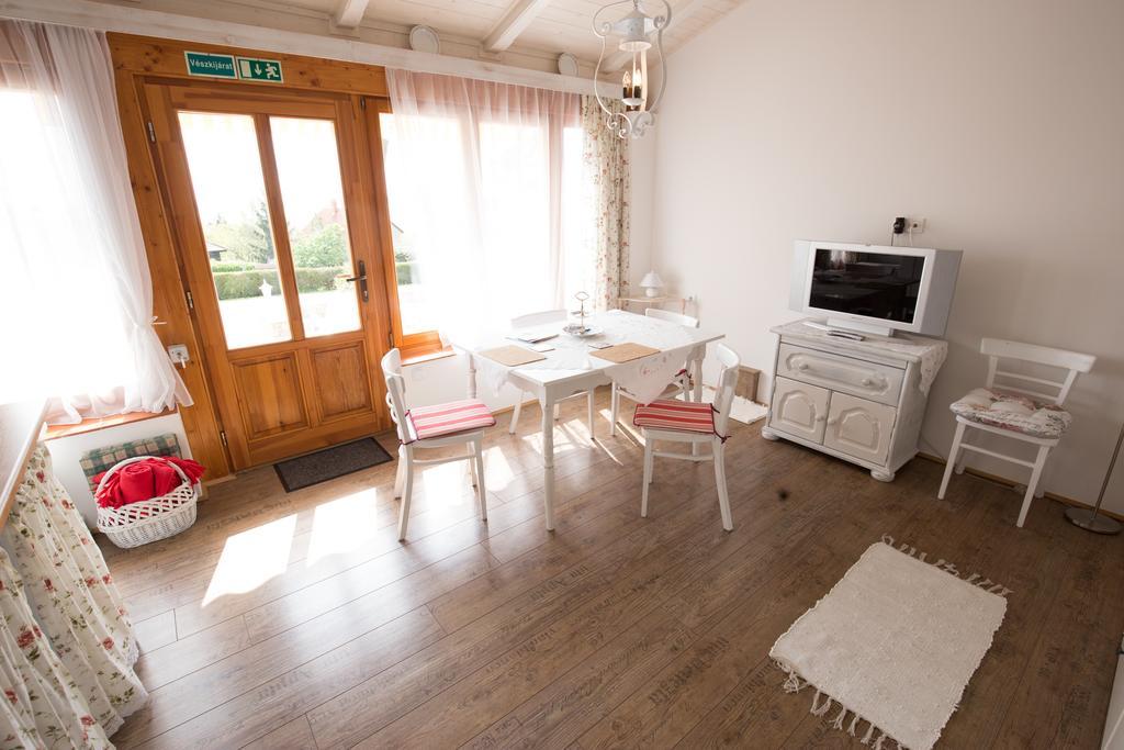 Bacchus Apartman - Borbarlang, Badacsony Bytom Extérieur photo